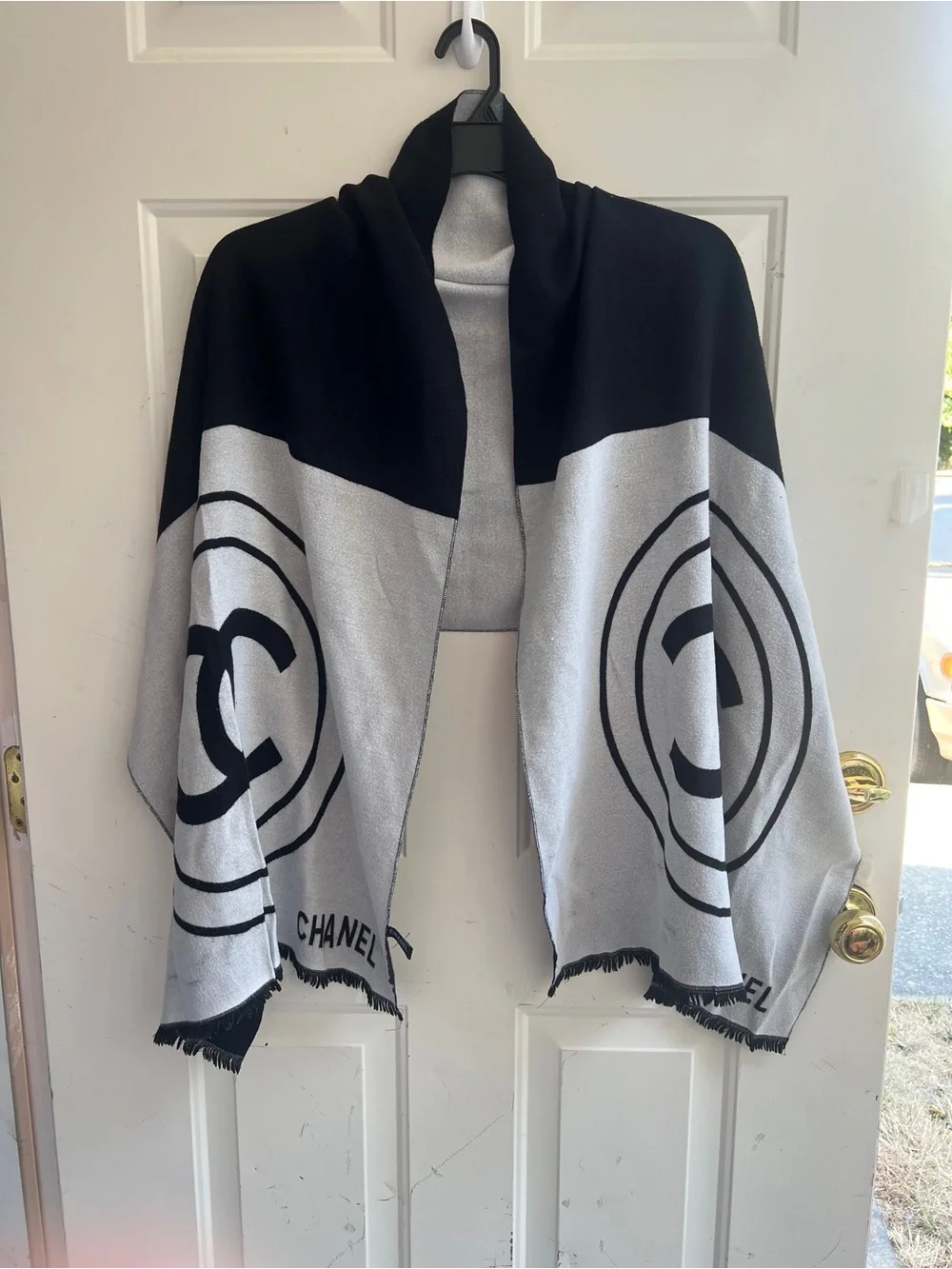 CHANEL elegant wrap